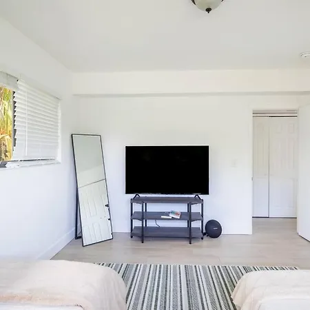 Comfort And Style 2 Bed 1 Bath 2 Min To The Beach! Miami Beach Exterior photo
